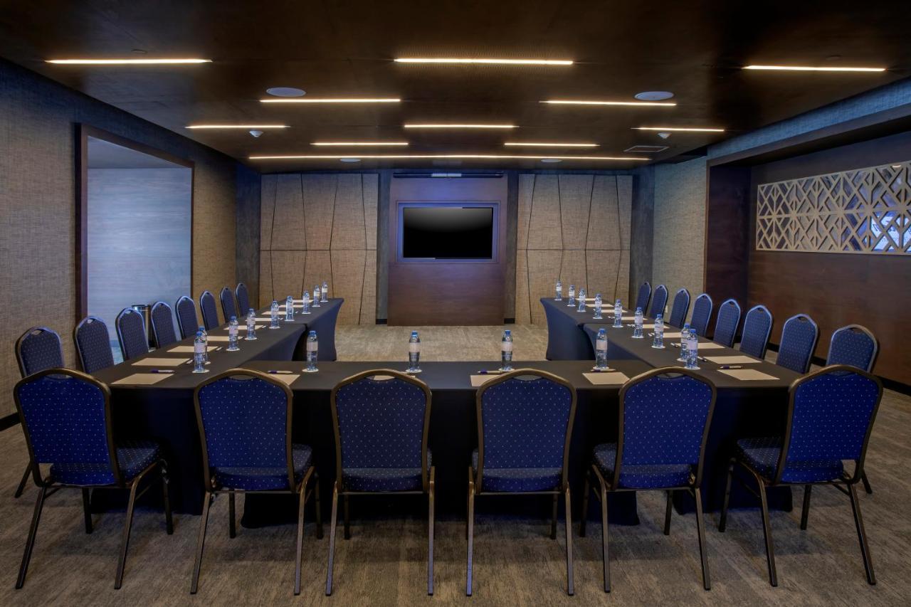 Royalton Chic Cancun, An Autograph Collection All-Inclusive Resort - Adults Only Exterior photo Meeting room