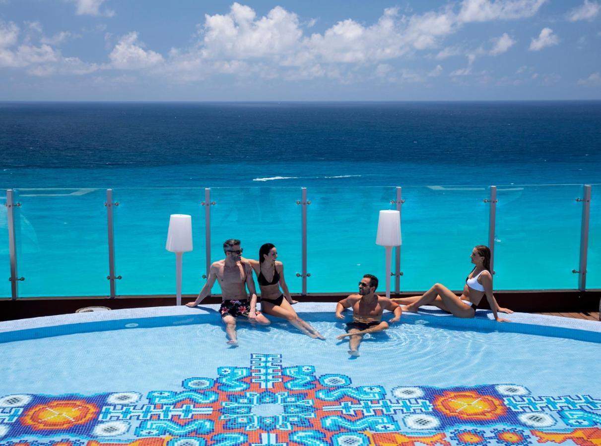 Royalton Chic Cancun, An Autograph Collection All-Inclusive Resort - Adults Only Exterior photo The Sky Pool