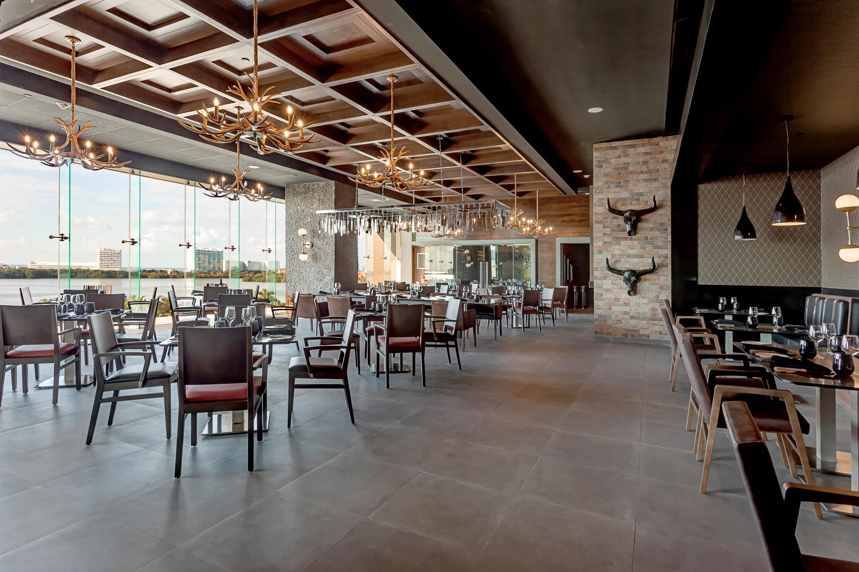 Royalton Chic Cancun, An Autograph Collection All-Inclusive Resort - Adults Only Exterior photo Interior of the restaurant