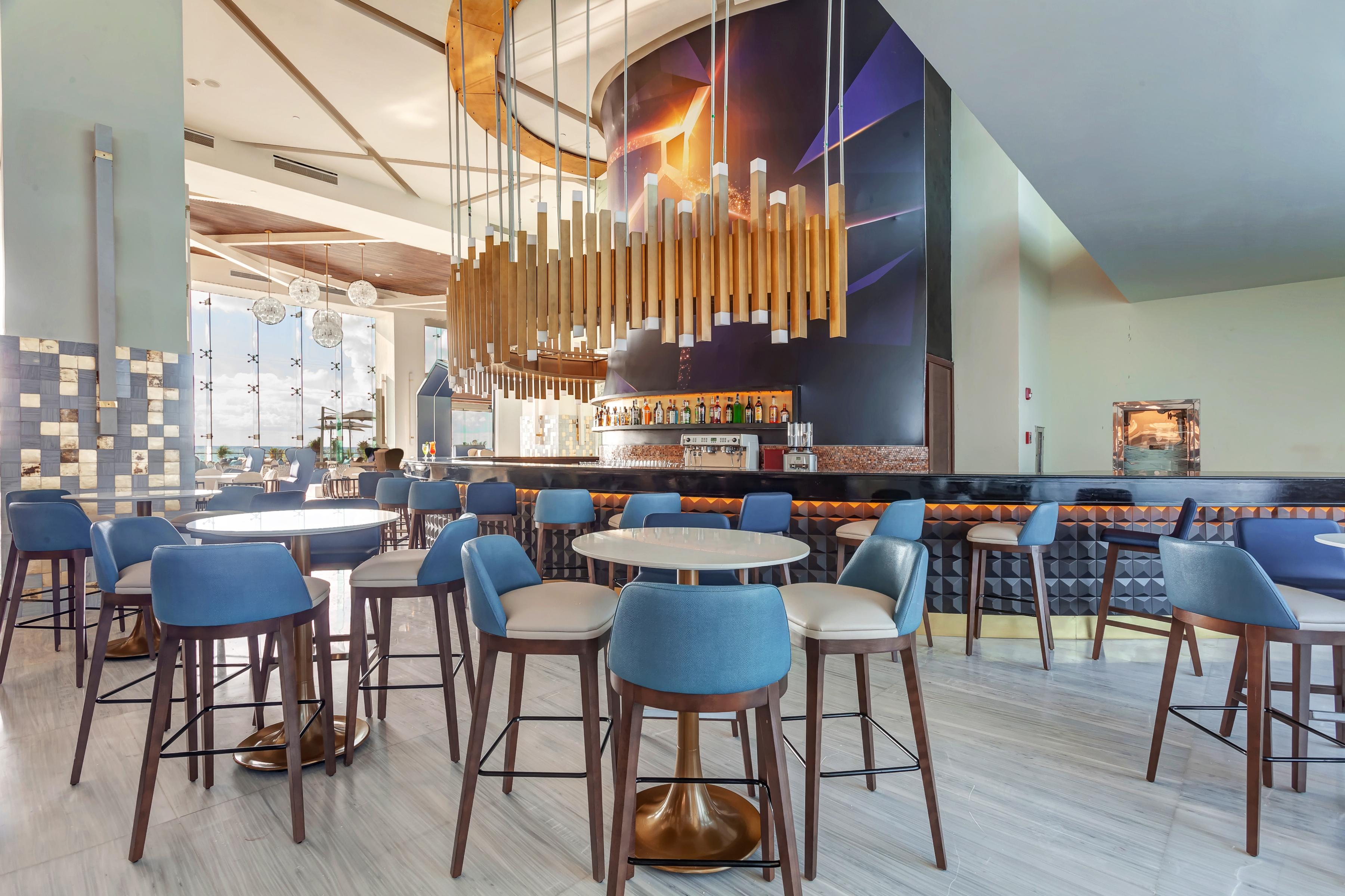 Royalton Chic Cancun, An Autograph Collection All-Inclusive Resort - Adults Only Exterior photo The lounge at the airport